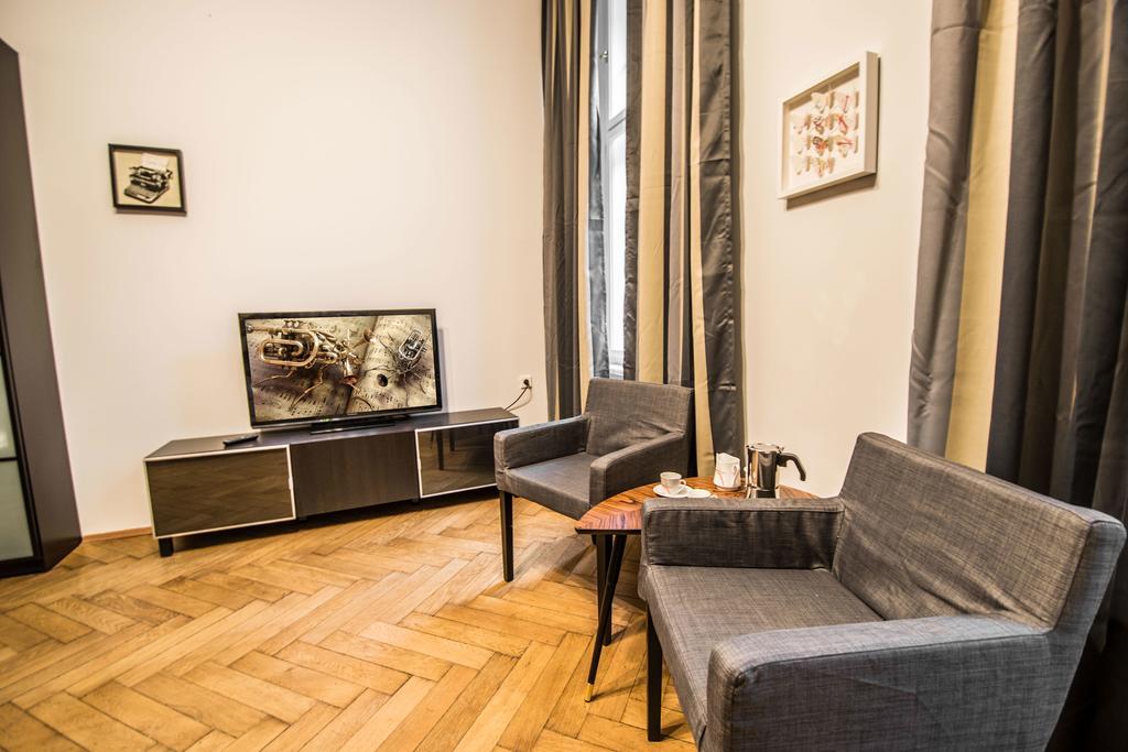 Colonial Ruterra 2Bdr Apartment Прага Екстериор снимка